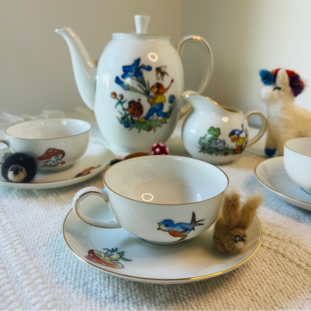 Arzberg Germany 10 piece Child’s Fine Porcelain Tea Set